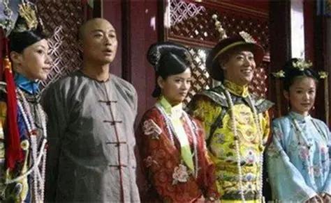 乾隆去世后留下的烂摊子，嘉庆是无能还是无力挽救？历史上不乏难以收场的继承