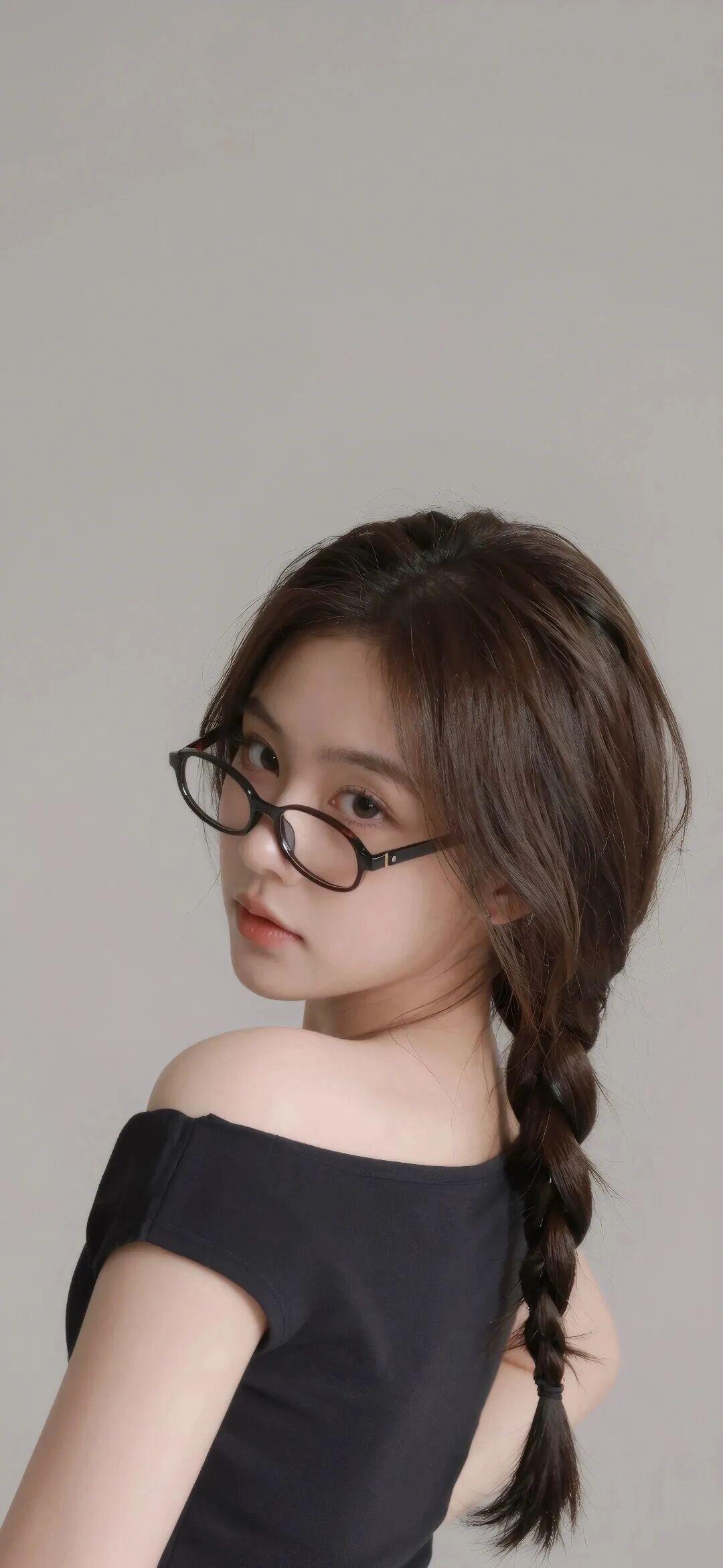 美女的美丽体现在何处呢？优雅从容的举止、自信的神态，美丽的无比动人。