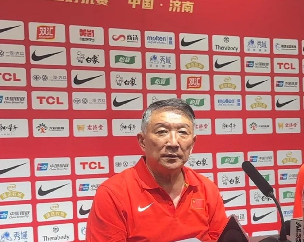 宫鲁鸣真的是有点卸磨杀驴的意思，好歹李梦也为国家队奋战了十年，没有功劳也有苦劳，
