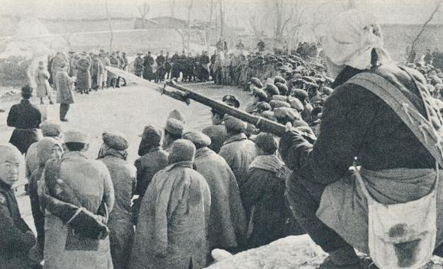 1946年9月，鲁西南军分区独立团一营教导员任耀庭看了一眼四连连长郭桂田腰间的驳