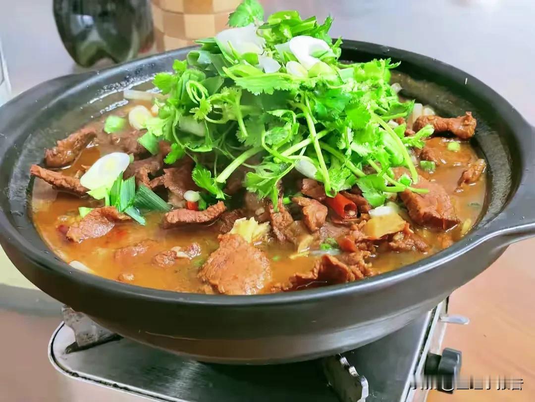 苏浙皖三省交界小城安徽广德依靠“三件套”迅速火了起来，让不少当地人都感觉意外，包