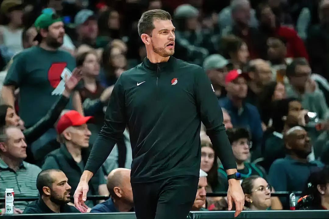 很无奈！开拓者102-110不敌活塞，这三位是输球“罪魁祸首”！1. 阿夫迪亚