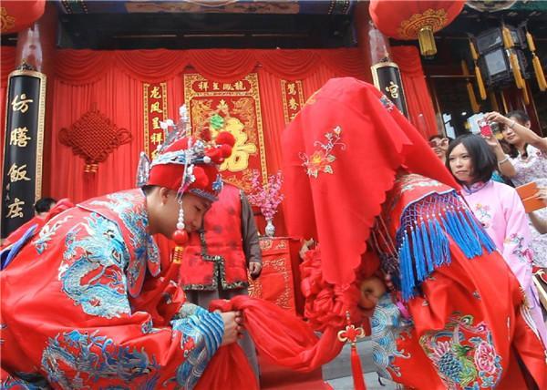 为老公生了一个孩子后一家很幸福, 现在怀上二胎, 更幸福了