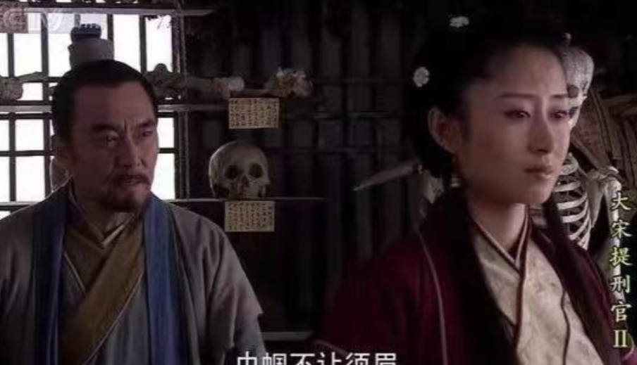 在一次综艺节目中，章子怡十分不满地吐槽：“我就拍过一个电视剧，有一个老演员，在剧