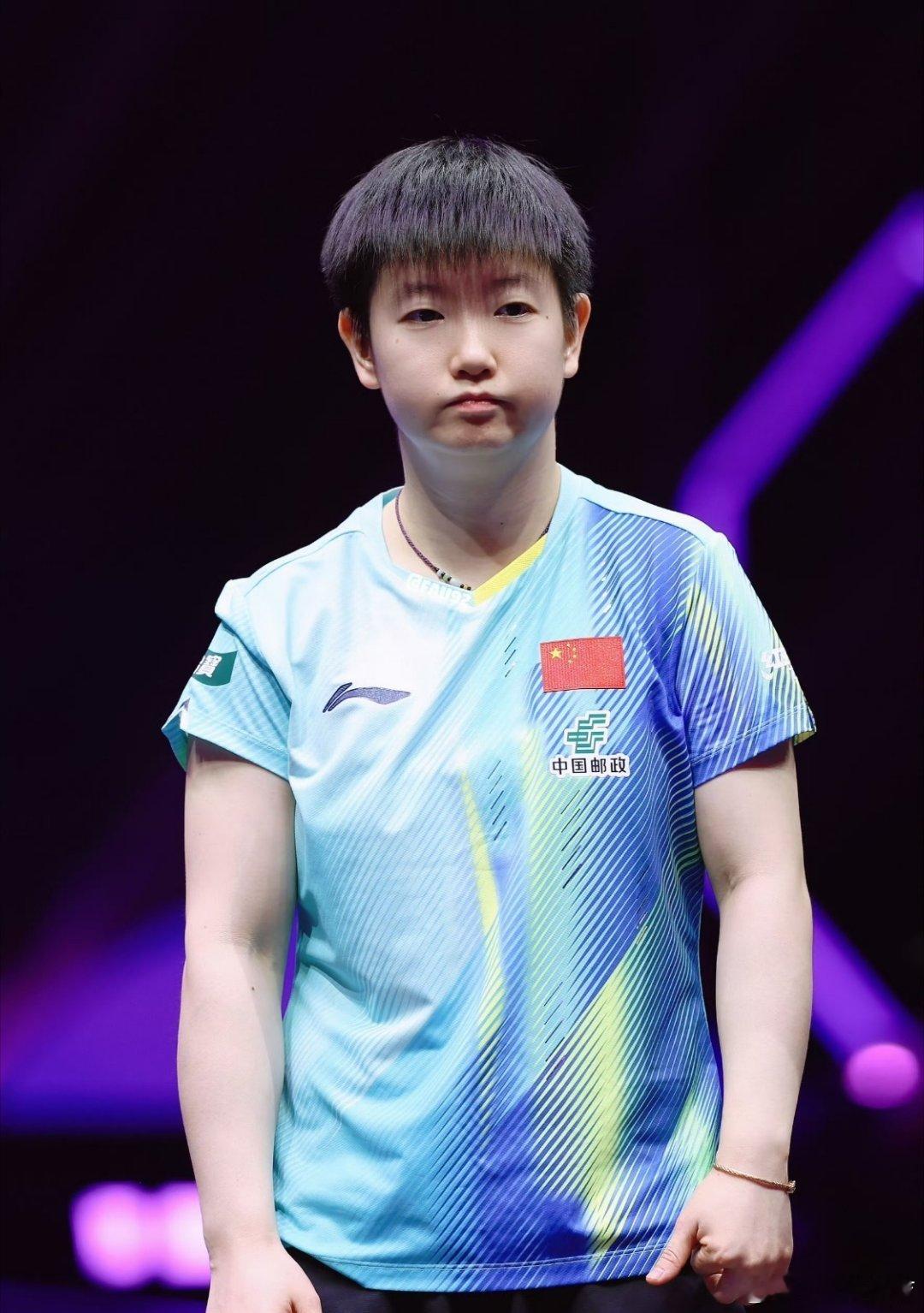 孙颖莎的黄金八年，两次奥运会，都只差最后一步。巴黎只奥运决赛，输给队友陈梦。很多