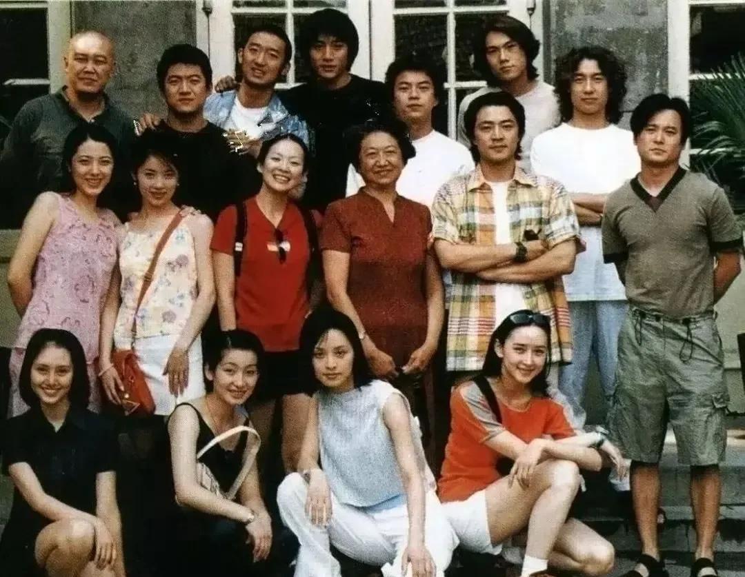 中戏96班绝对是“逆袭天花板”的活教材！哈哈这反差简直绝了！上学期还挂着“