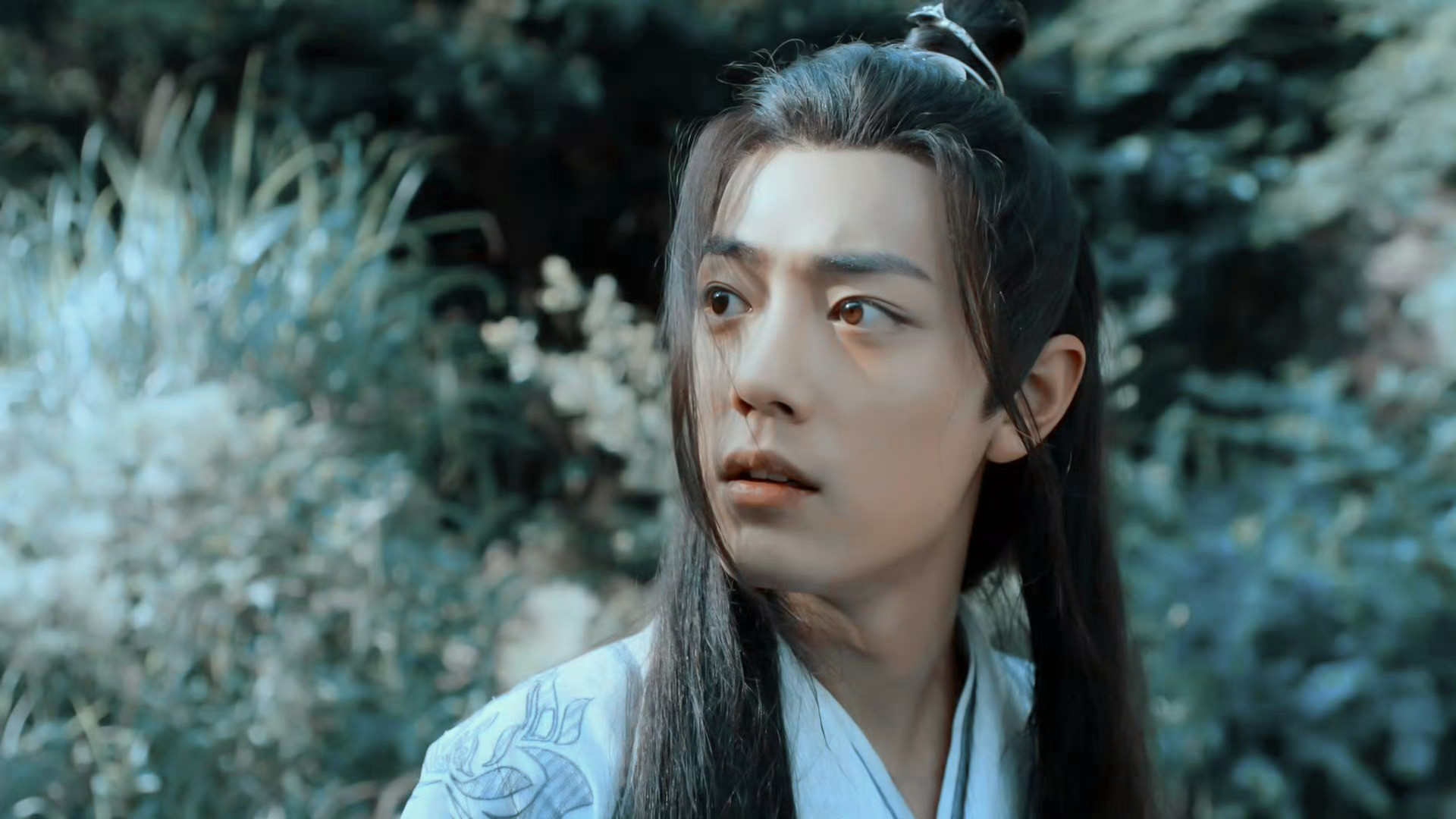 ♡⃝𝒍𝒐𝒗𝒆ʚɞ☽⋆❥»»肖战羡羡回眸名场面，看一次心动一次