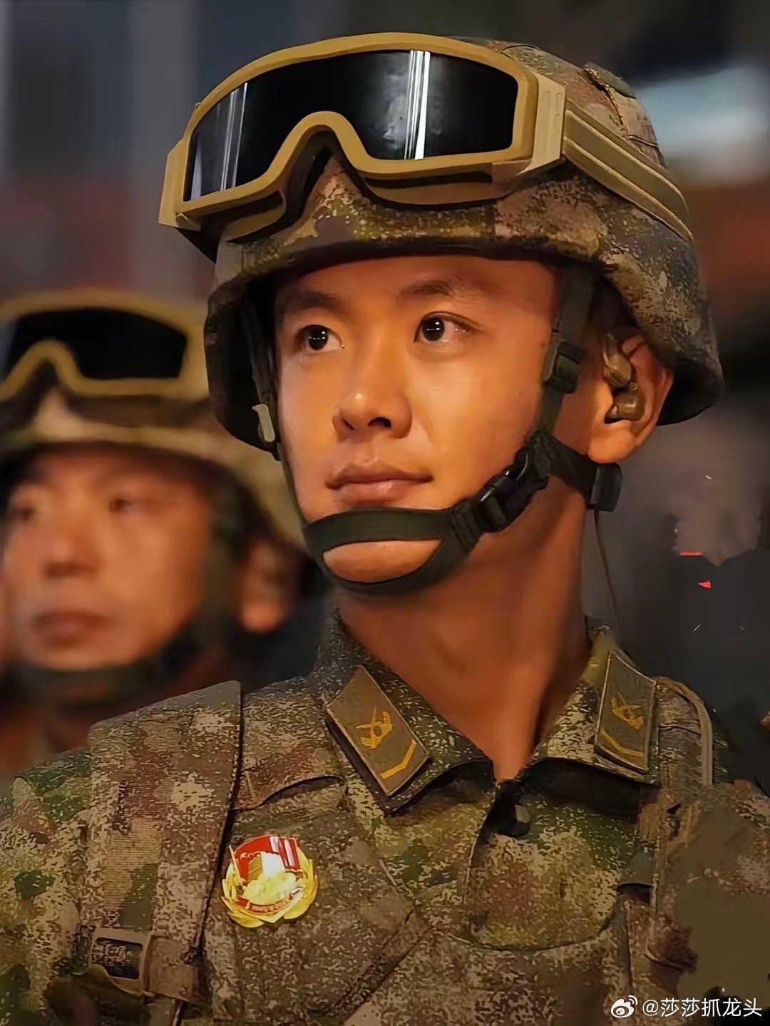 最美微笑兵哥哥找到了​​​​他就是东部战区海军中士赵鹏，在9月3日抗战胜利80周