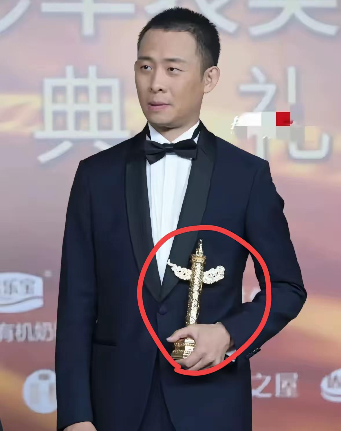 突传消息！真是万万没有想到，47岁演员张译，居然在北京市…通过了一级演员（正高级
