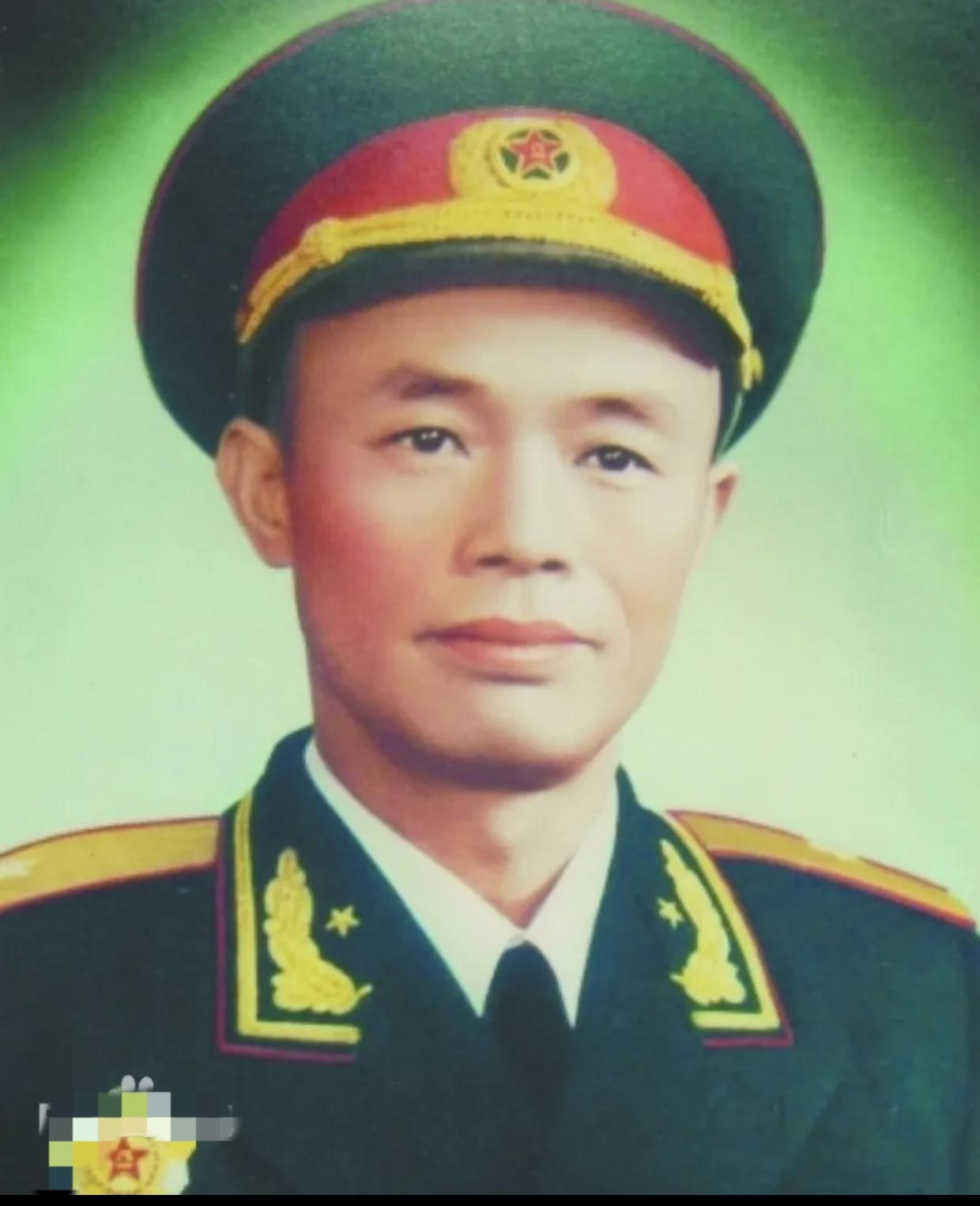 离开李先念部的开国将军一、最早离开（抗战时期）1. 钟伟（少将）