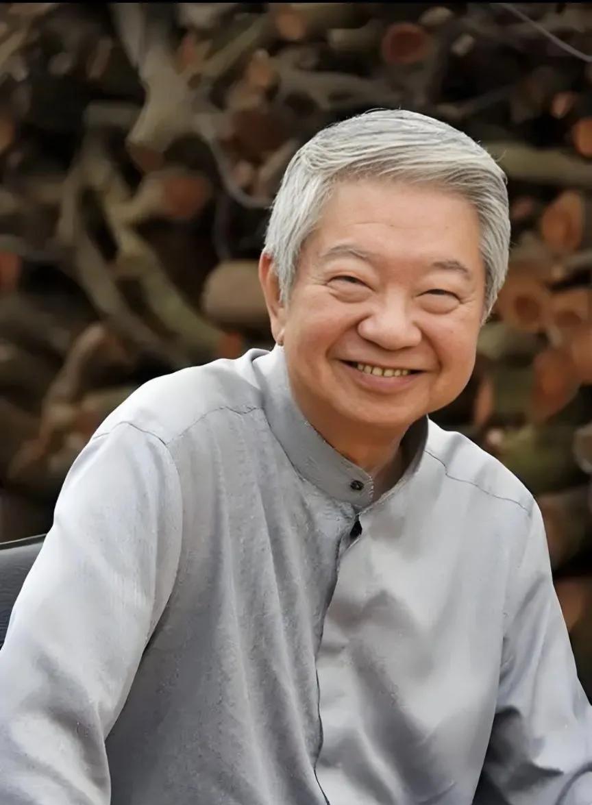 发现没有，大作家蔡澜最伟大的的地方，不是他丁克，也不是他的成就，而是他对死亡