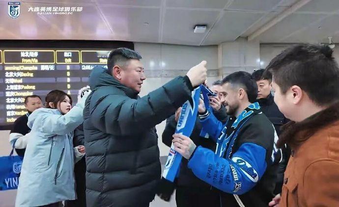 💥“巧妇难为无米之炊，但好中场能让锋霸吃撑！”斯坦丘降临大连，真能解决“锋无力