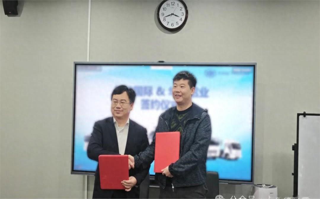 刚从印尼回来的销售总监，喝酒时苦笑：咱们那1000台大单，差点黄在“一杯茶”上。