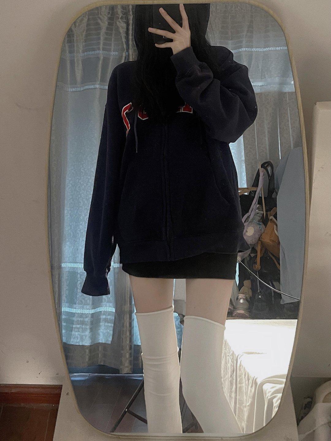 🐑卫衣这样穿好显腿长