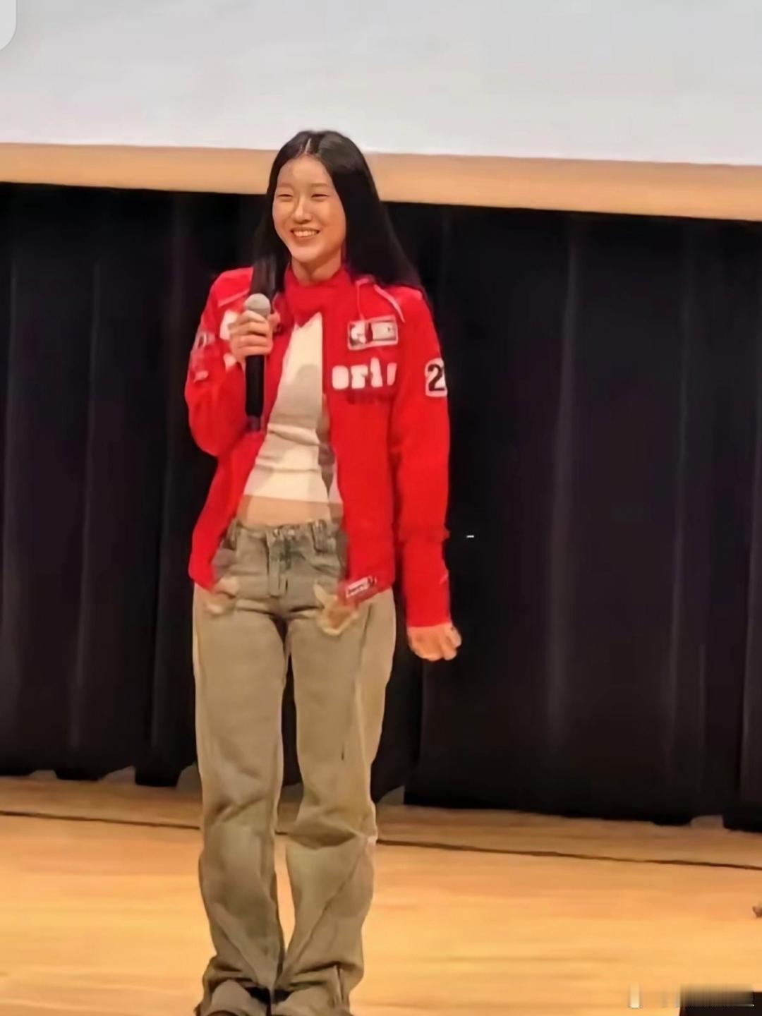 陈奕迅的女儿出道了。