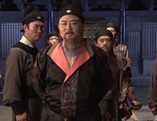 “狄仁杰自己不也就三品，他怎么好意思说人家平南侯区区四品的？”看这话的时候有点