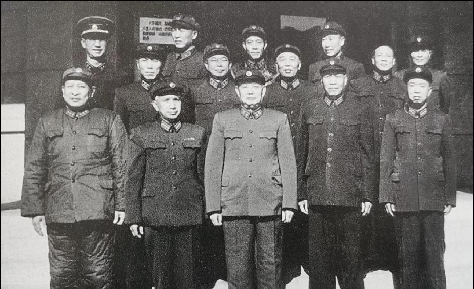 画面中的开国将军，你能认出几位来？