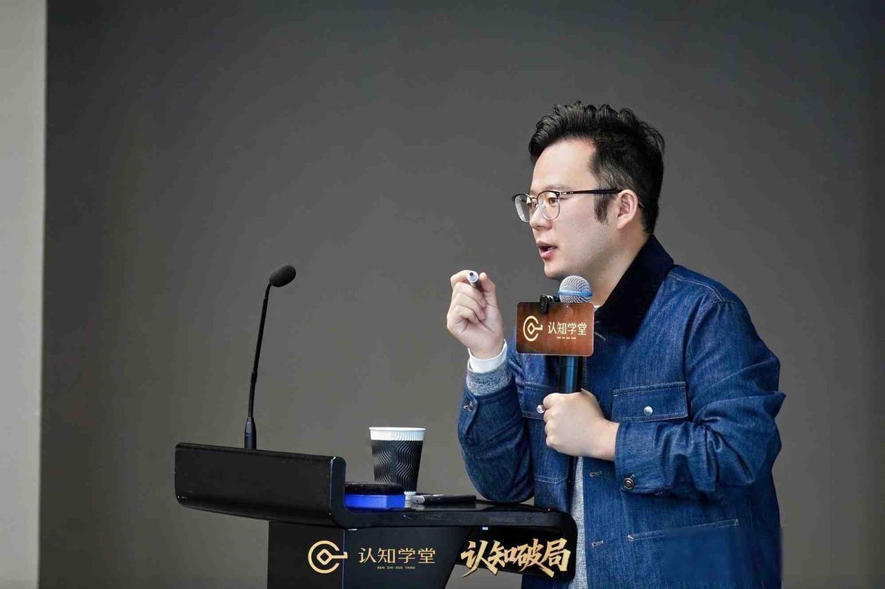 很多人还不知道我们正在面临一场什么样的危机！咱们国家现在出生的人数降到八百