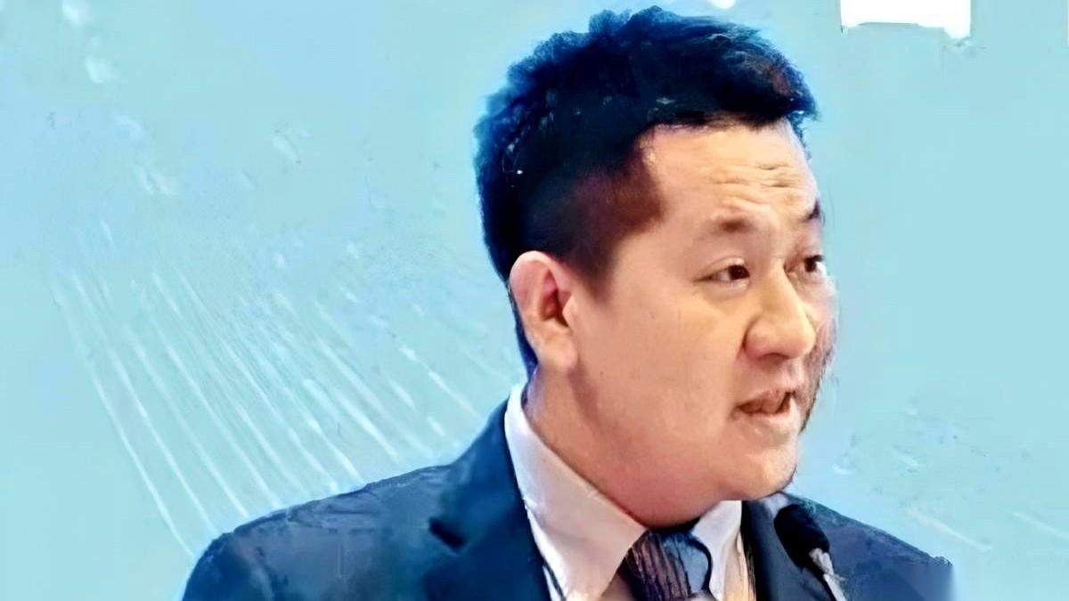 2.77万亿。我掰着手指头数了半天，没搞明白这后面到底有多少个零。一个叫佘智