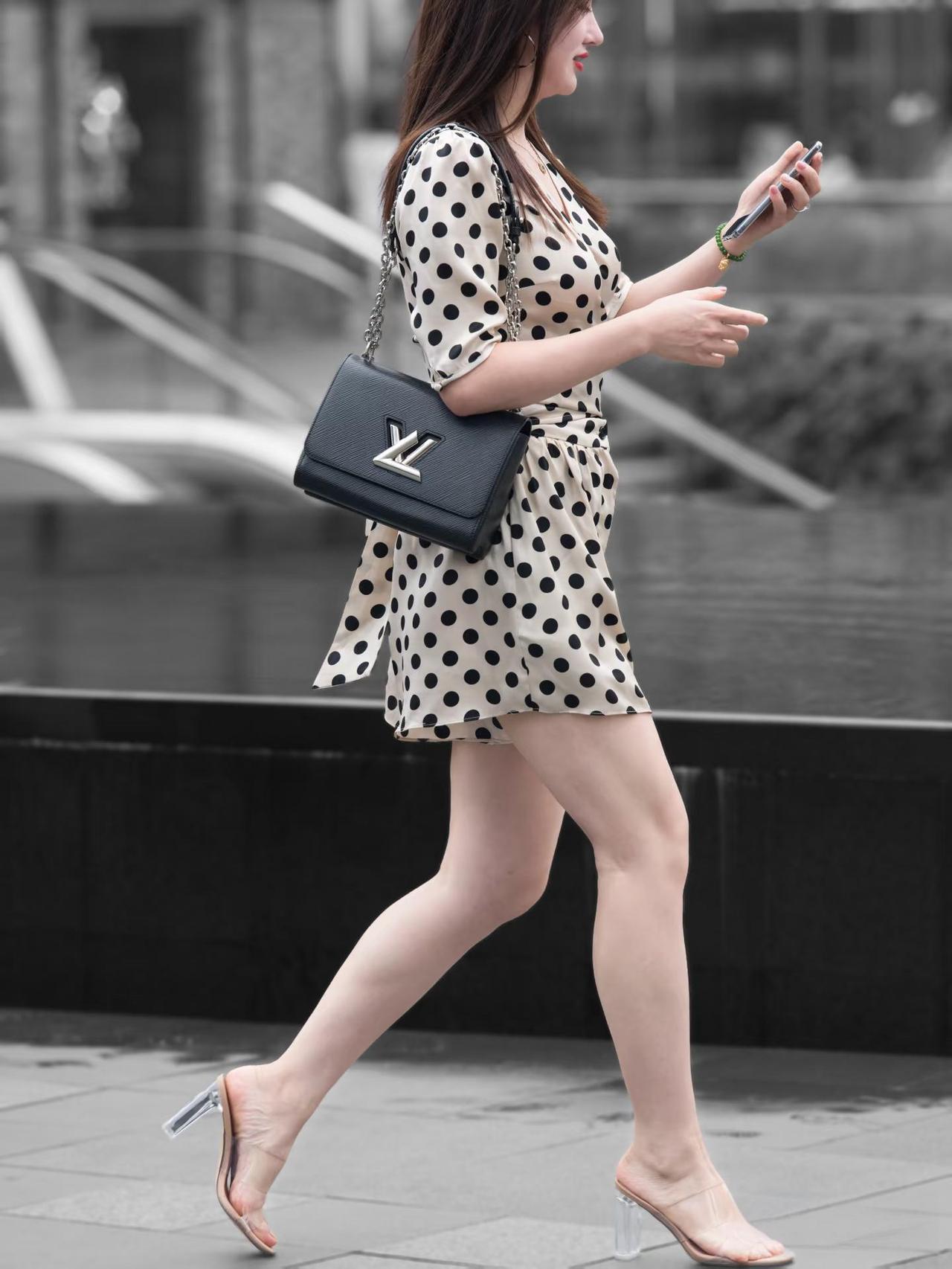 你是喜欢风情万种，还是温柔体贴