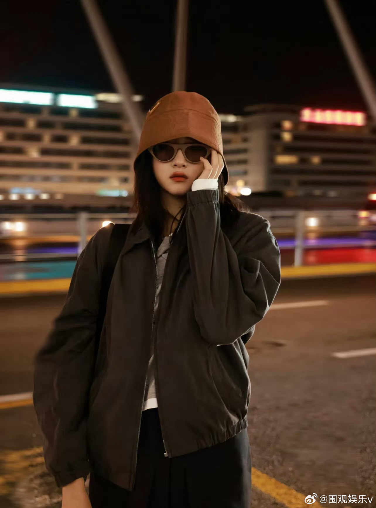 关晓彤衣品盘靓条顺，格格身披麻袋也好看，跟衣品没啥大关系[思考]​​​