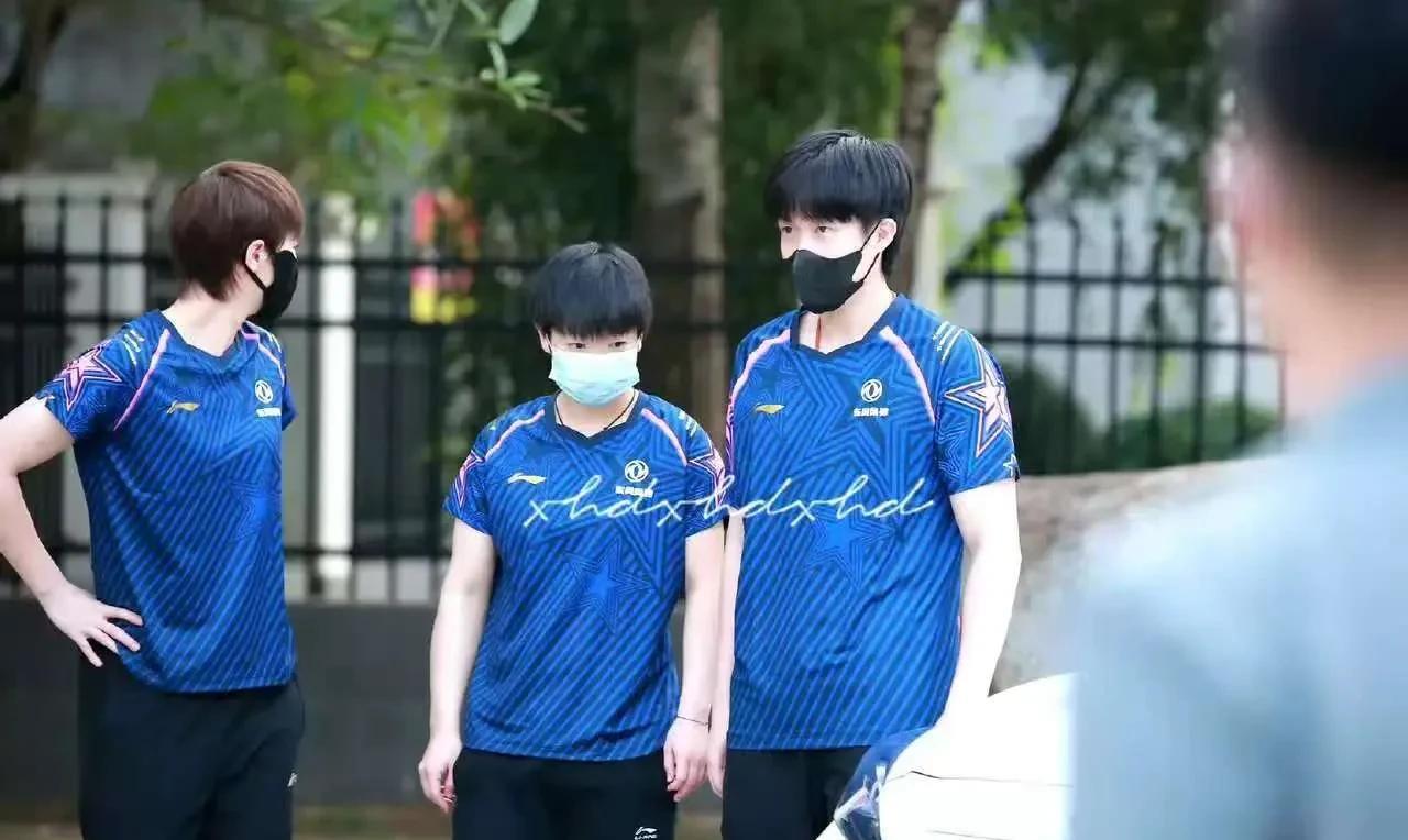 王楚钦：我姓王王曼昱：我也是王楚钦：我是世界第二王曼昱：我也是王楚钦：我