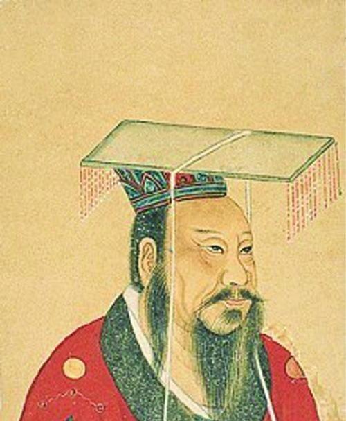 公元前93年，长安监狱的监狱长丙吉暗中在牢房找了两个刚生育还有奶水的女犯人，把俩