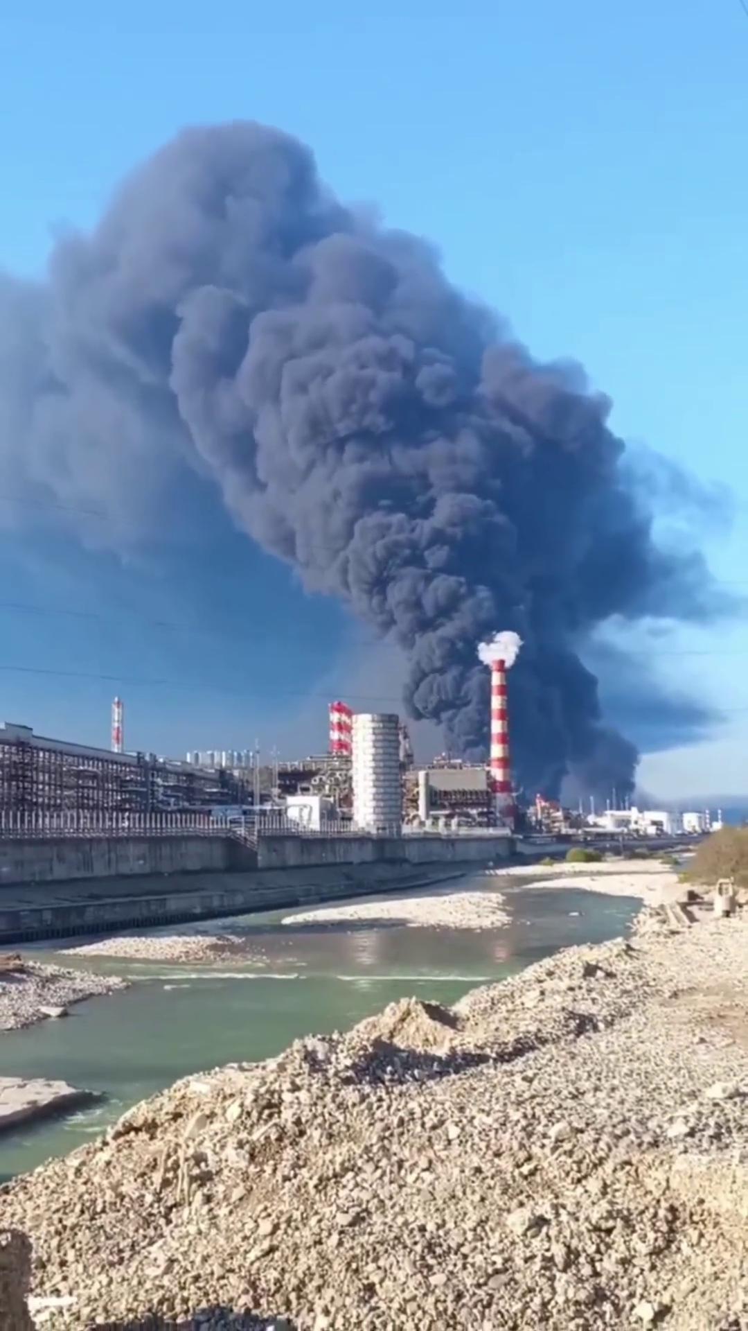 俄乌能源战还在继续，乌克兰10天之内连打3波油厂：触发俄军发起2026年强度第二