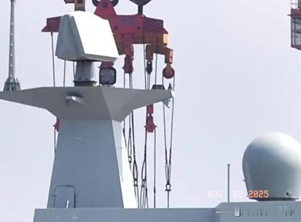 052DM，耐力还是老样子一样，但感知和攻击却点满了老款364机械扫描雷达换