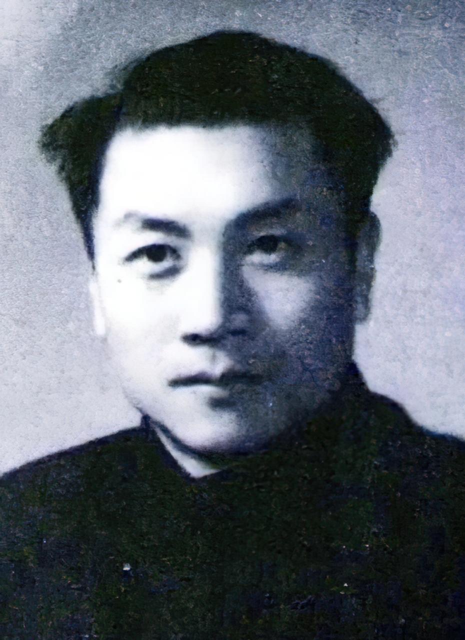 1944年，地下党任远被捕，他被捕后，装疯卖傻，企图蒙混过关。谁知在狱中，他撞见