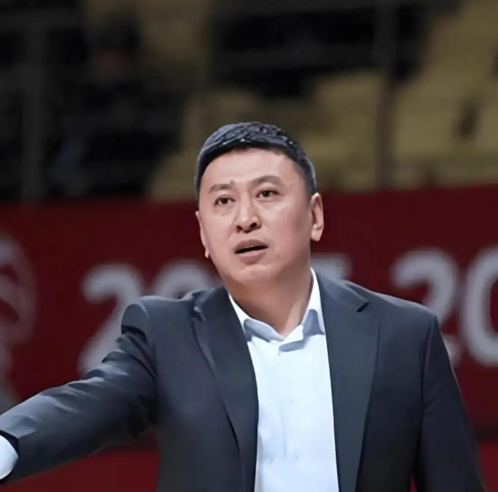 CBA七队换帅，只有一队真醒了。别的队还在换人，天津队直接换了颗脑子。张庆