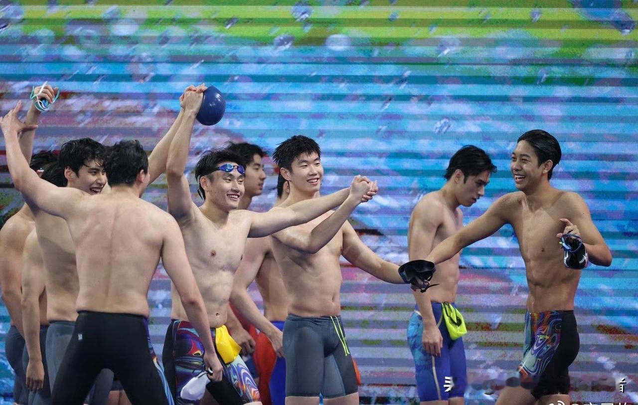 张展硕1500米封王豪取第5金！18岁小将终结老将冠军梦，两点太震撼！！1.