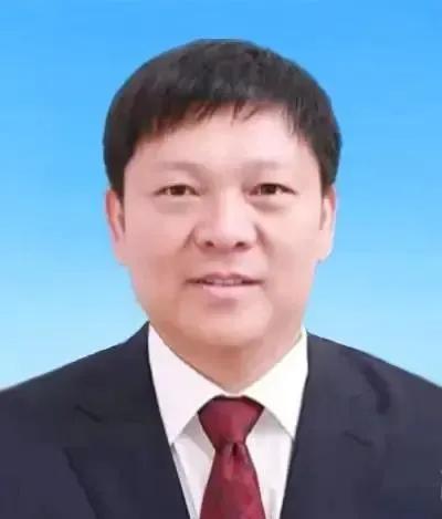 从泥土到高楼：河南厅官许红兵主动投案始末许红兵，1971年出生河南郏县人。1
