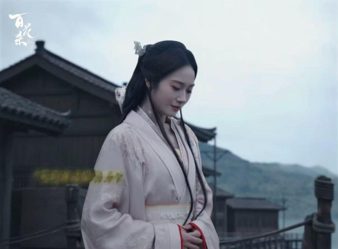 百花杀范帅琦男装世子爆改女装孕妈百花杀上一秒还是玩世不恭的步世子下一秒变成温柔