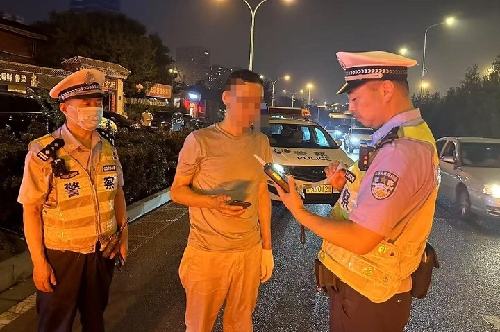 网约车司机酒驾载客被查, 仅差1mg就达醉驾
