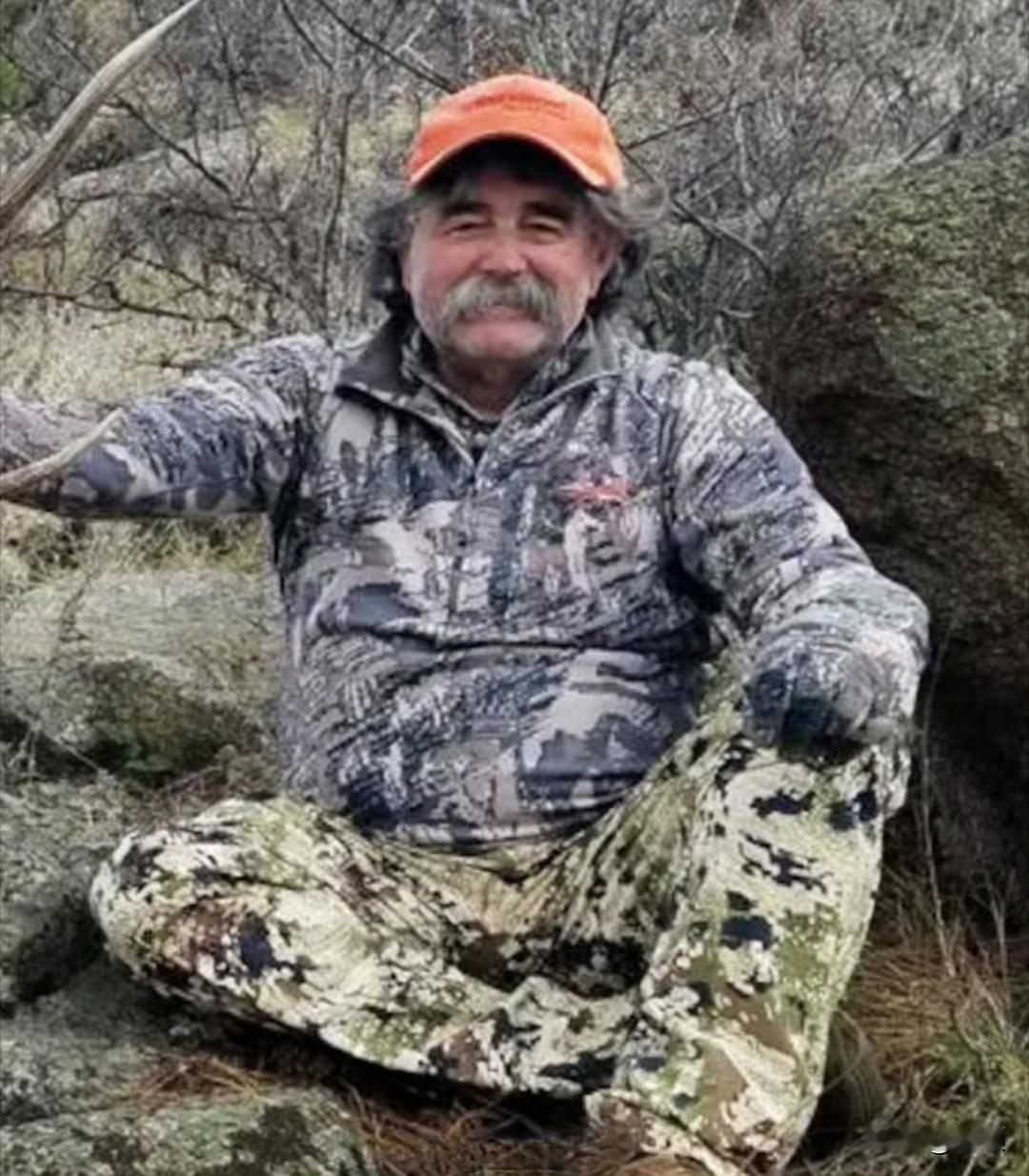 美国富豪非洲狩猎遭象群踩踏身亡，一生猎杀无数野生动物终遭报应4月17日，7