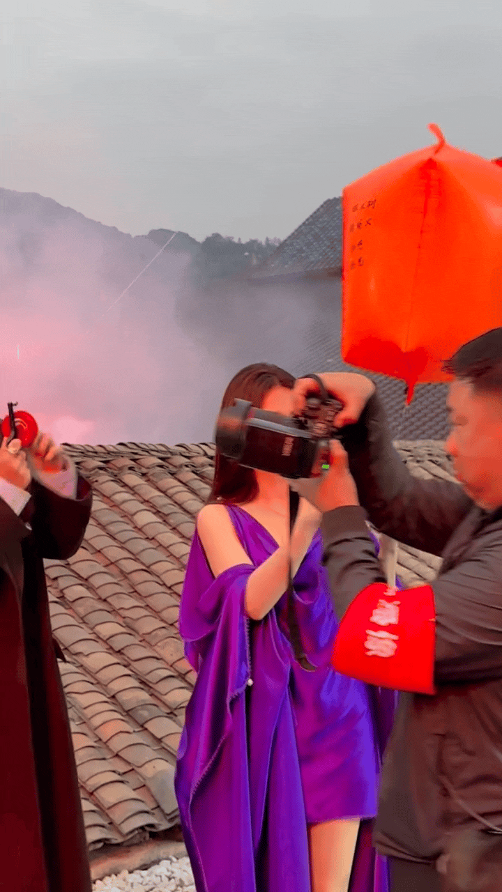 陈昊宇这个角度好看很多，昨天发的那组果然是角度问题，摄影师把她拍的太矮了！