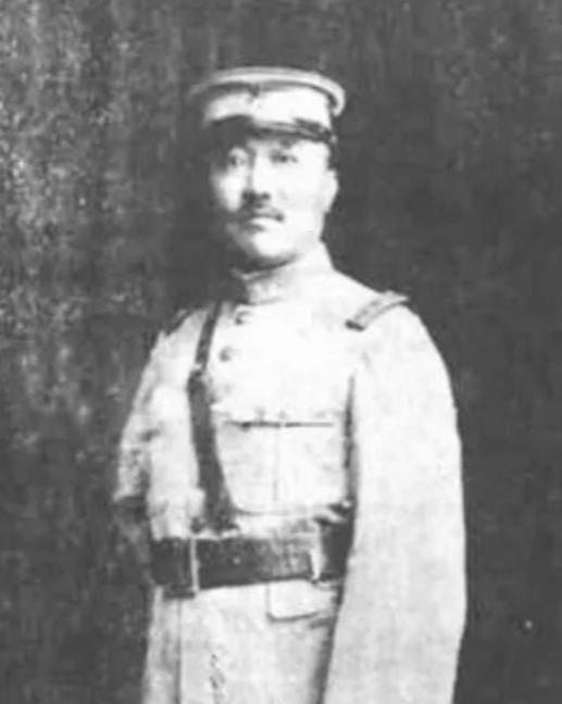 1938年，日军少将带16个军官视察伪军师长黄宇宙的队伍，期间，他感觉不对劲，正