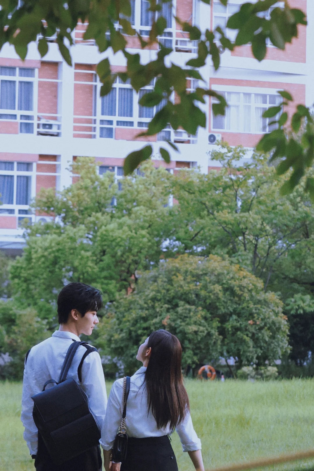 陈妍希周柯宇发文告别狙击蝴蝶我就说睡的晚有福利吧[大笑][大笑][大笑]锦