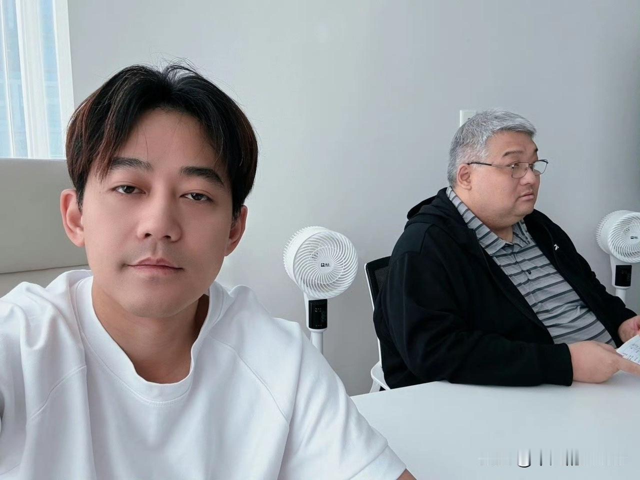 10月22日，苏醒用小号发文说：“不要轻易向众人妥协，不要屈从于这个世界。”