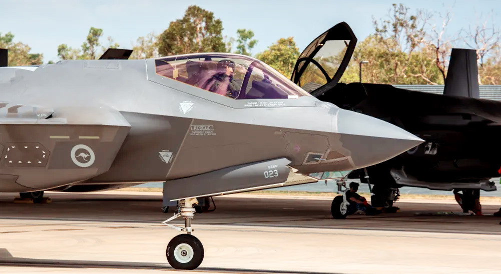 澳大利亚空军与美国完成首次F-35A战斗机联合武器装填测量飞行器的飞行试验任务