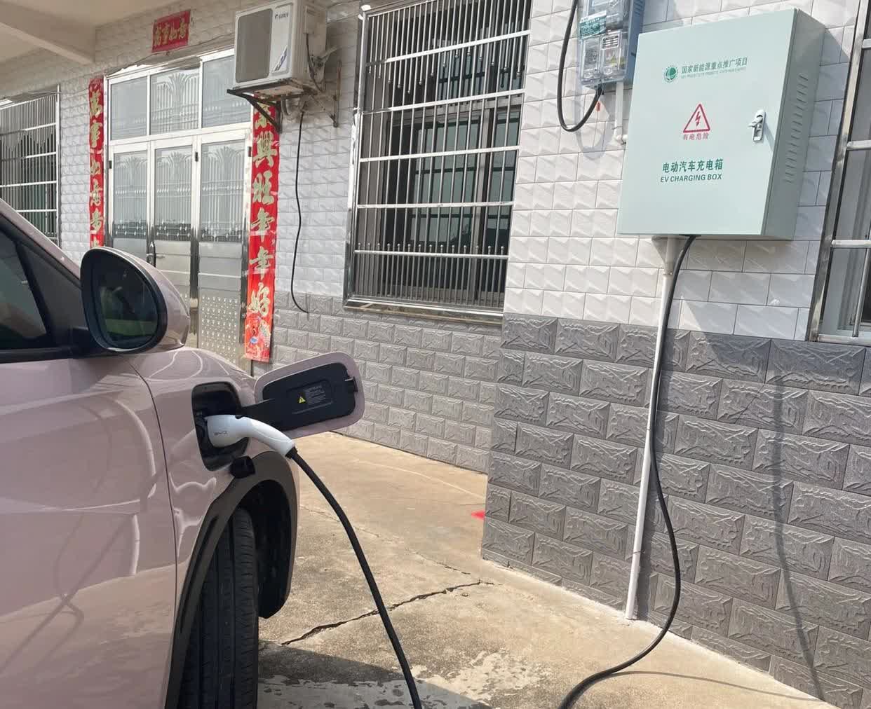 我很好奇就这个纯电车，5年能省多少钱？在家充电家用电很便宜0.5-0.6元一度电