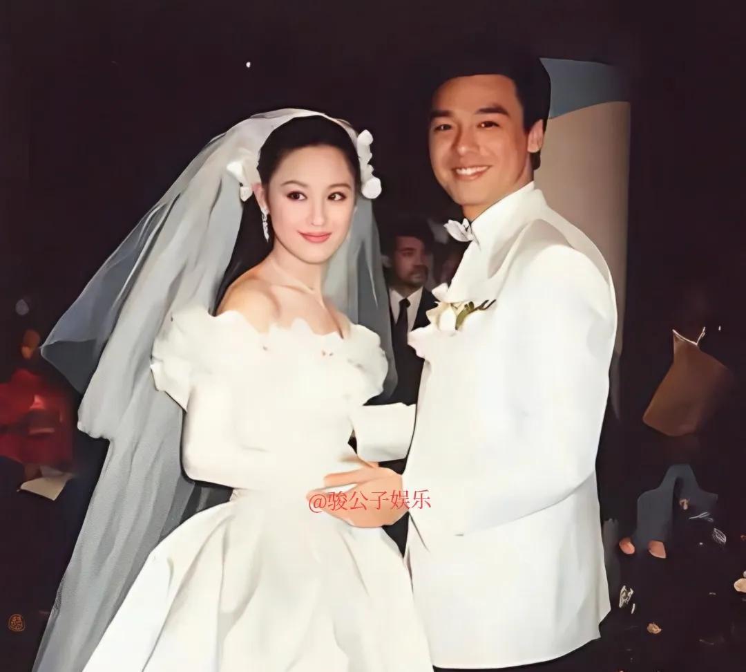 离婚后，钟镇涛遇到勤俭持家的范姜，两人携手共度难关，努力还债，如今一家六口幸福美