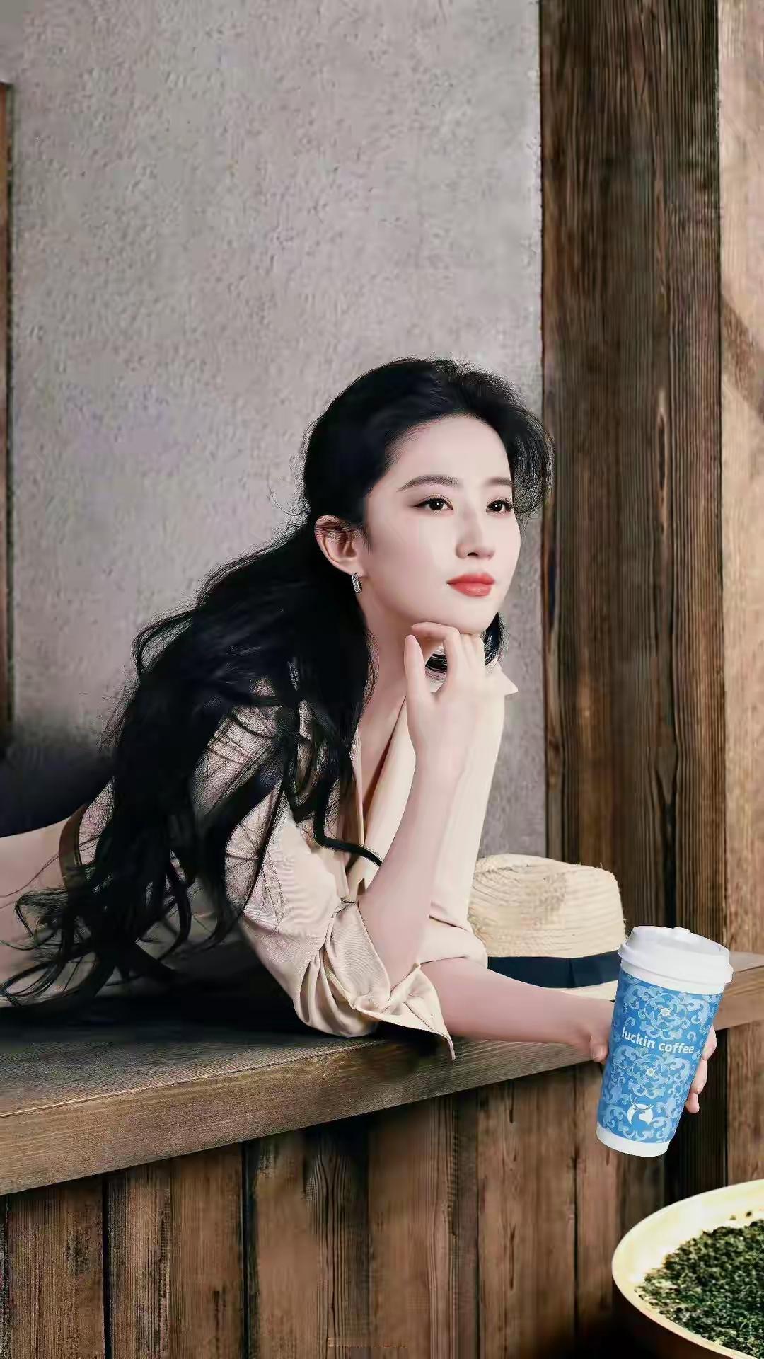 刘亦菲，不恋爱，不结婚，赢麻了。自从和韩国欧巴宋承宪官宣恋情后，不到3年就分