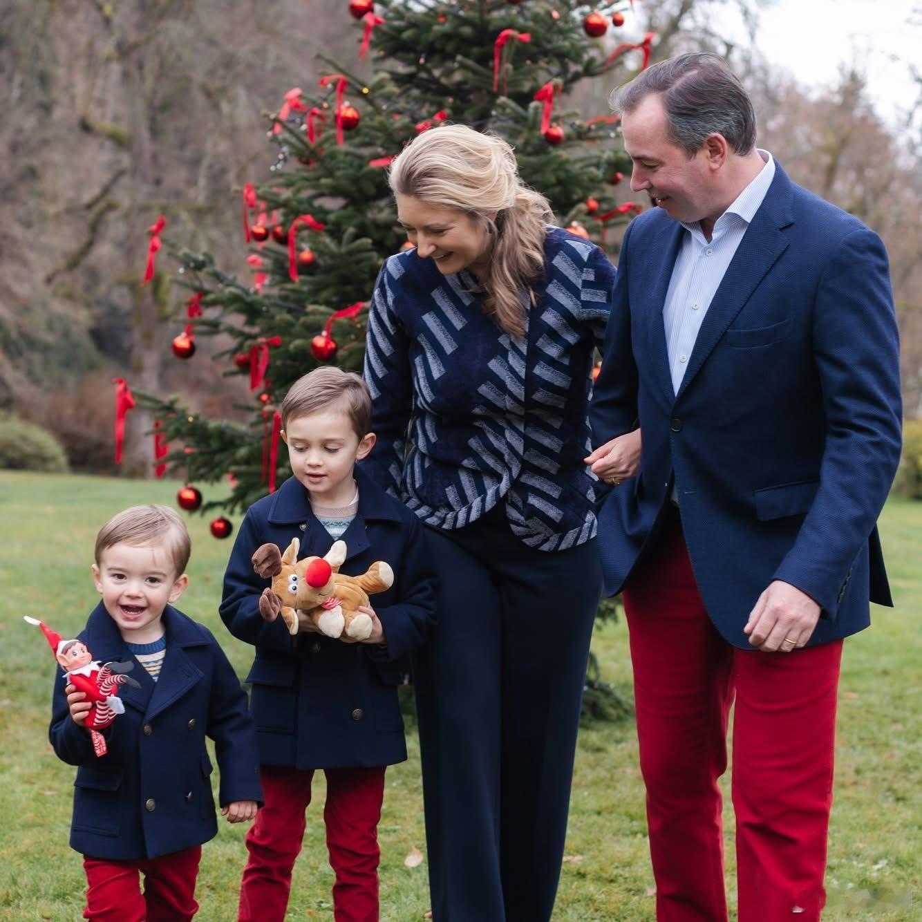 卢森堡王室🇱🇺12月16日，纪尧姆大公、斯蒂芬妮大公夫人、夏尔大公储、弗朗