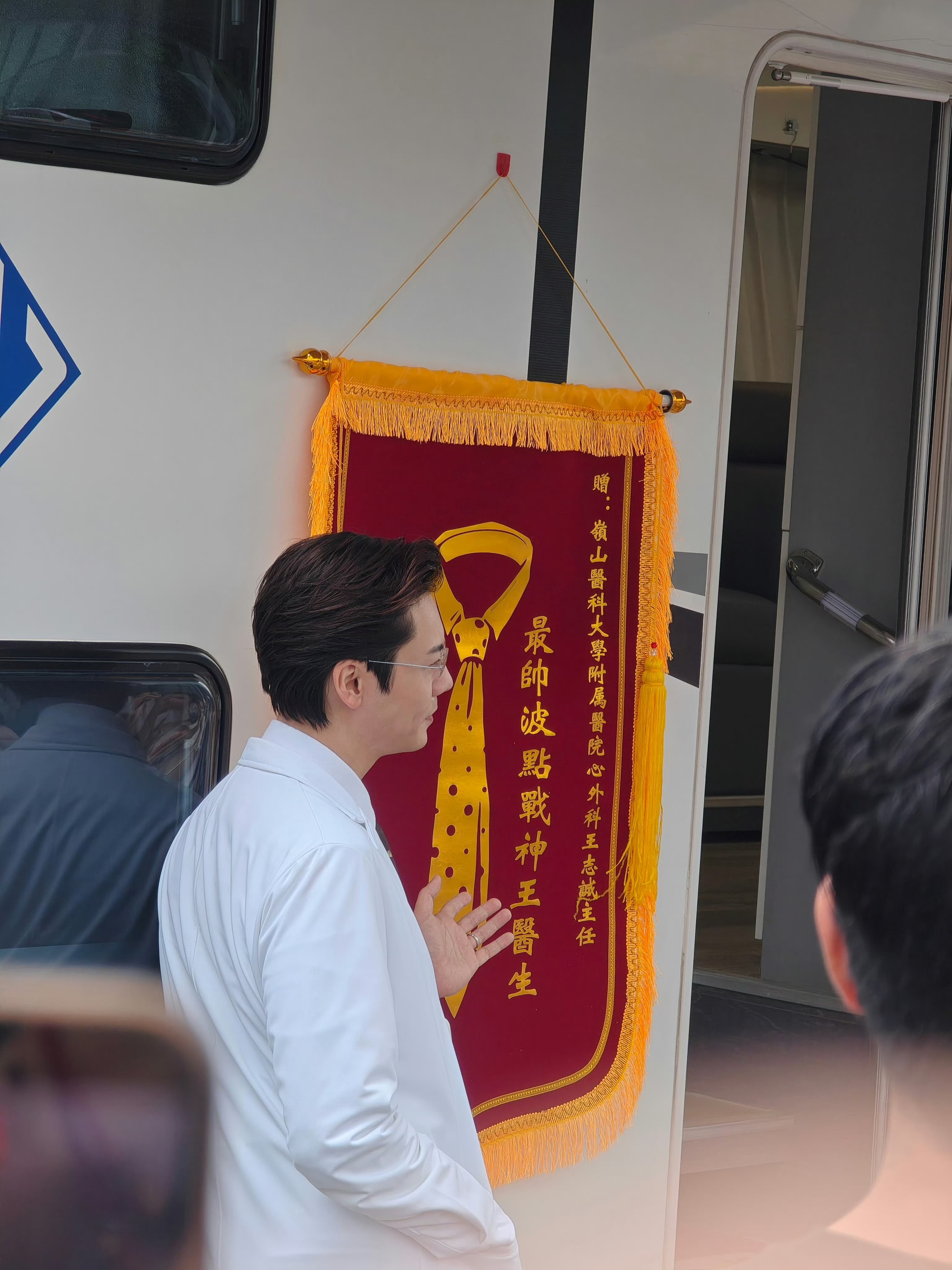 陈伟霆被粉丝气破防2026年内娱最搞笑的"大型社死现场"，主角竟然是陈伟霆。6月