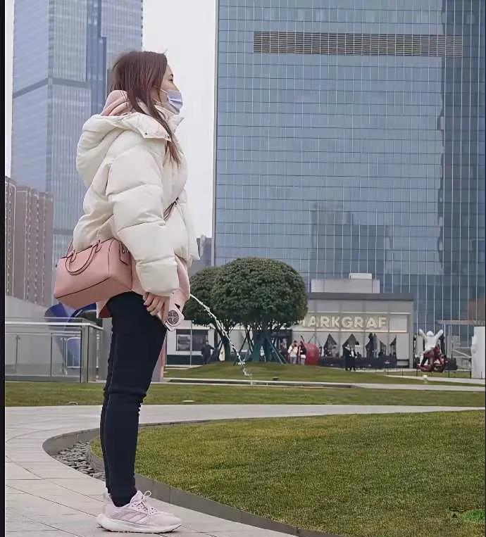 男朋友拍照是会找角度的