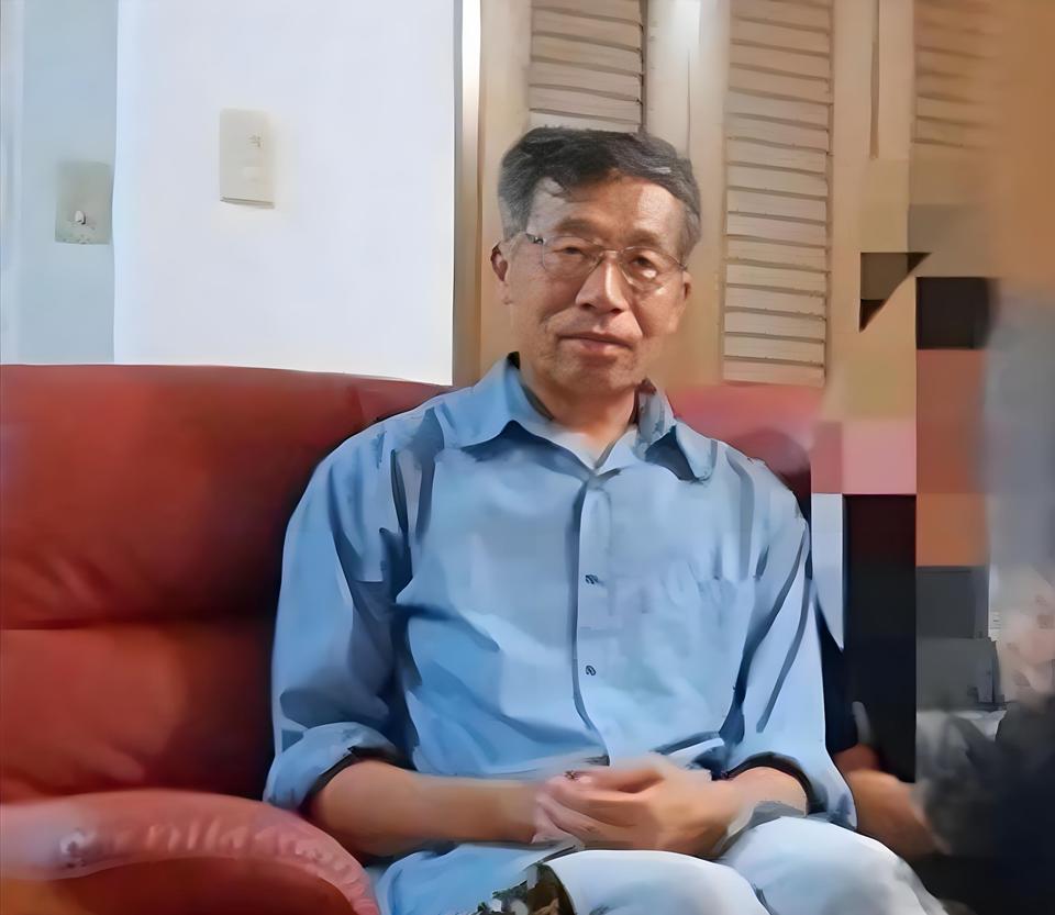 他是“中国耻辱”，到处洗白日本侵华事件，回国参加母亲葬礼被抓 2019年的长