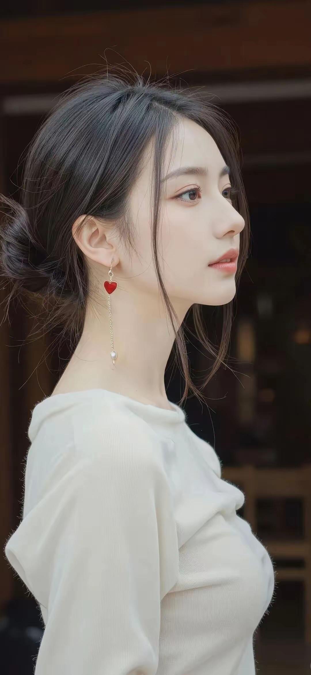 当一个人的心中有了更好的山峰想去攀登时，他就不会在意脚下的泥沼，他才能用最平静的