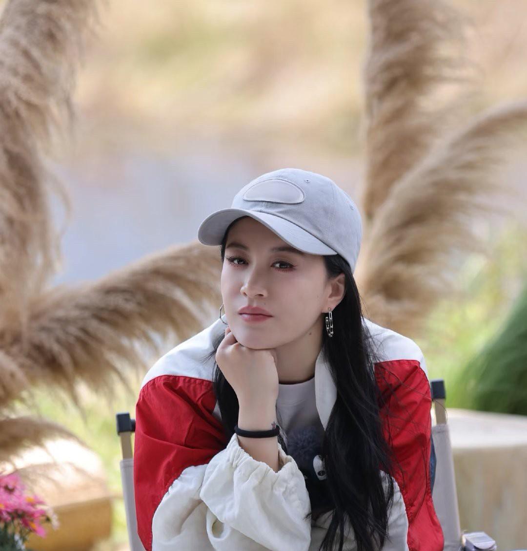 我敢说李嘉格嫁给谁都不会幸福的！一直以为她是未婚先孕，是婆媳关系出现问题，到